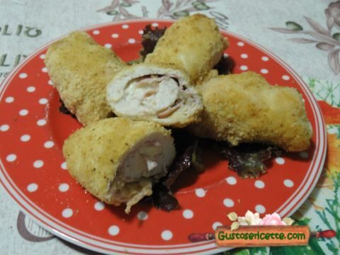 Involtini di tacchino in friggitrice ad aria con prosciutto cotto e primo sale