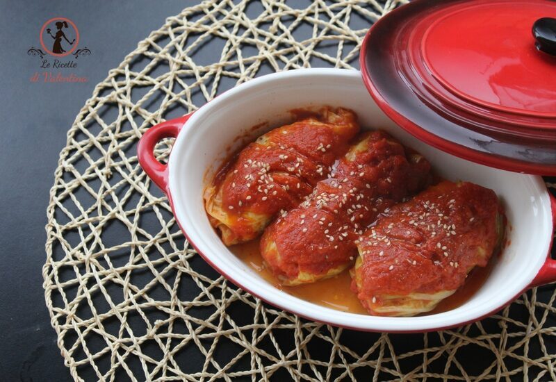 Involtini di verza vegetariani al sugo con pentola a pressione elettrica