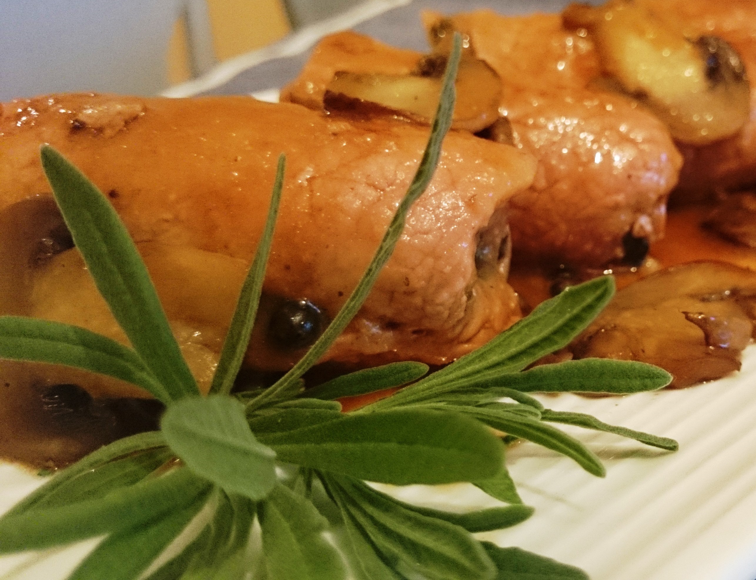 Involtini di vitello al pepe verde
