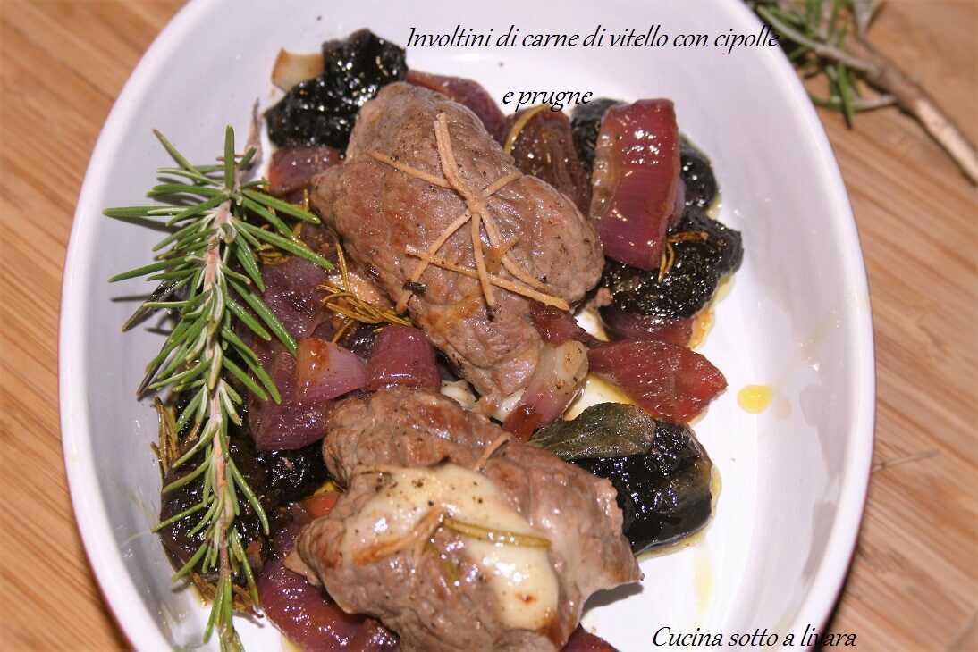 Involtini di vitello con cipolle glassate e prugne