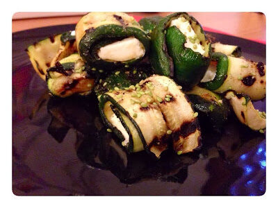 Involtini di zucchine e feta con sesamo al wasabi