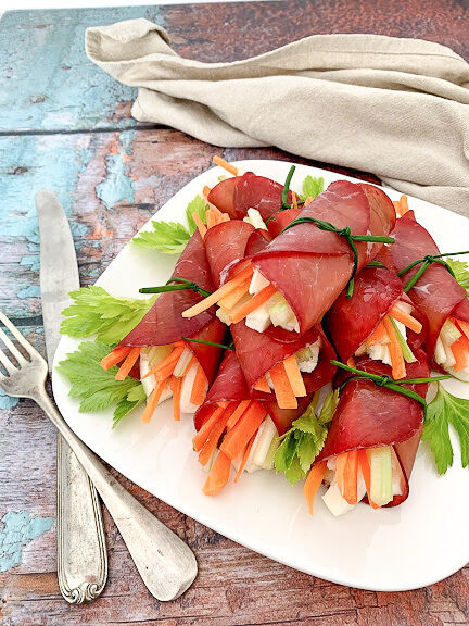 Involtini veloci di bresaola e mozzarella