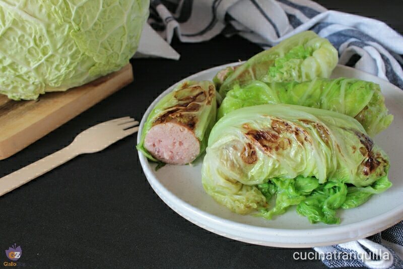 Involtini verza e salsiccia