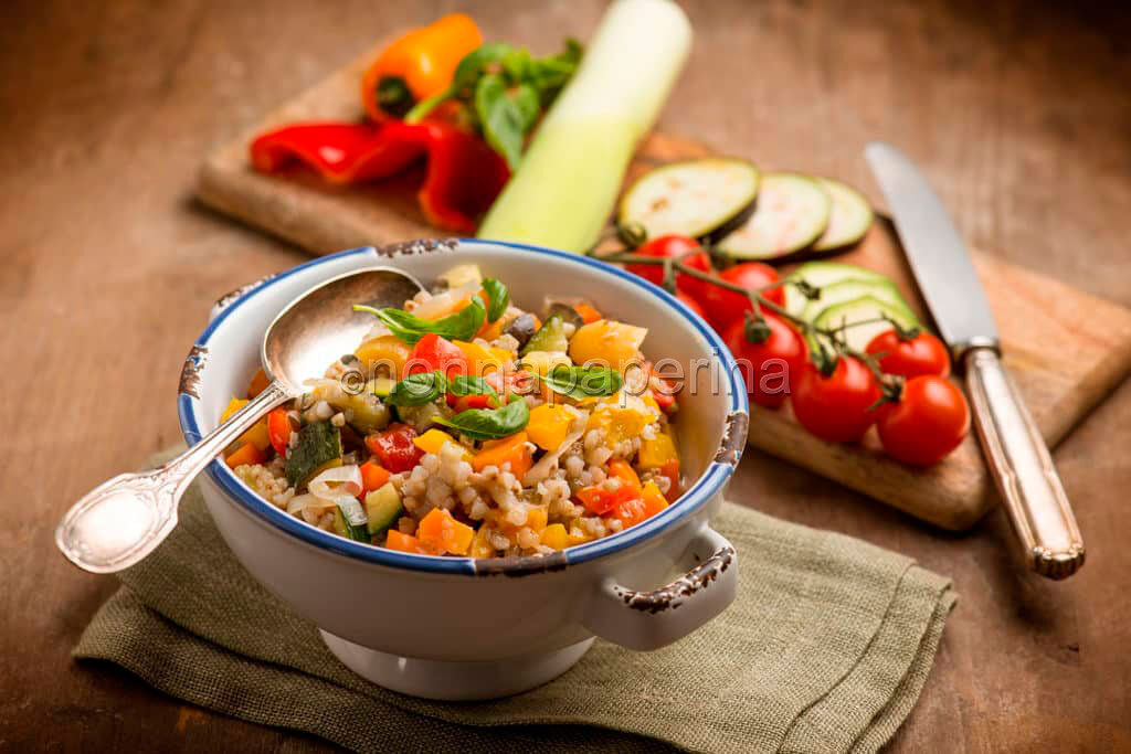 Ispirazione spagnola: paella veg con grano saraceno