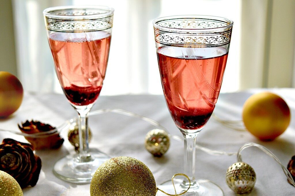 Jam and prosecco cocktail, facile e veloce
