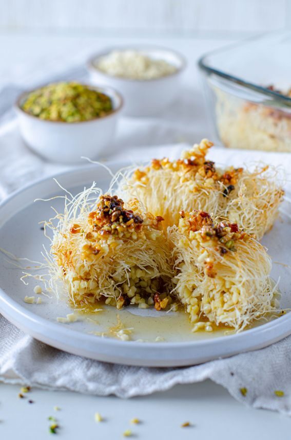 Kataifi dolce greco con miele mandorle e pistacchi