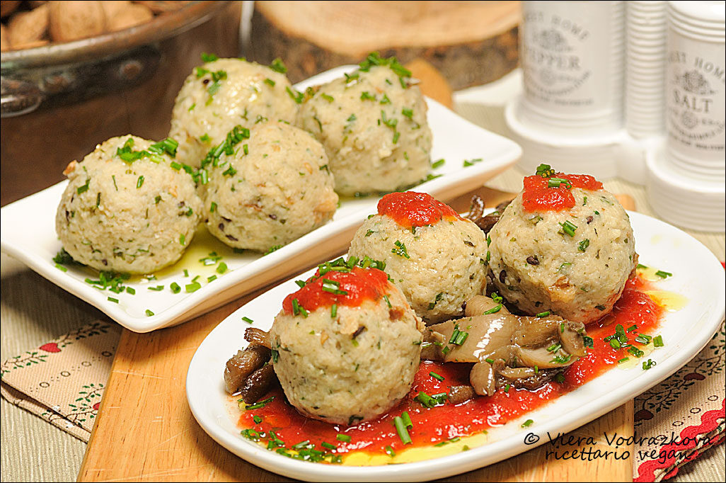 Knödel vegan di pane raffermo