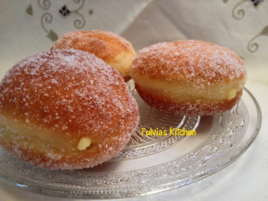 Krapfen alla crema pasticcera