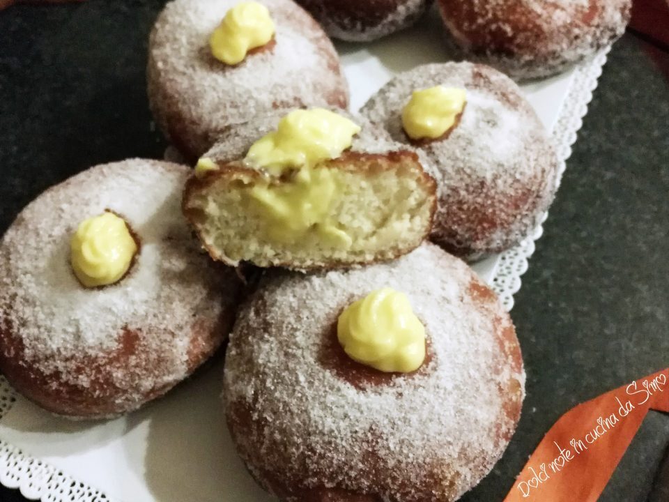 Krapfen soffici alla crema