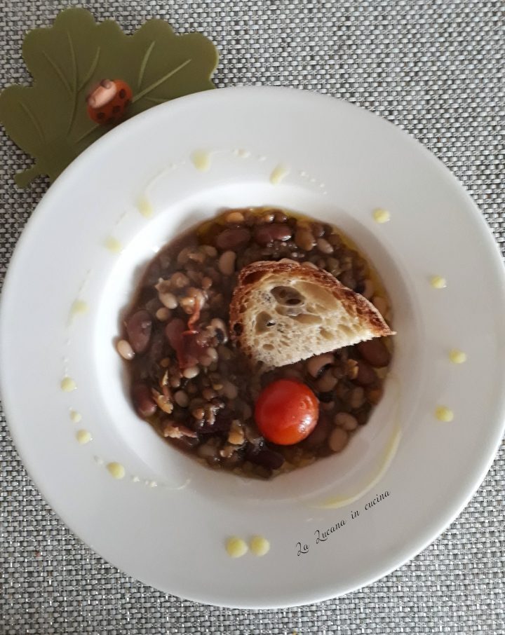 La crapiata lucana, zuppa di legumi e grano