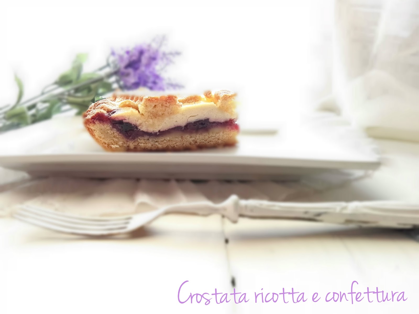 La crostata ricotta e confettura per intolleranti al lattosio