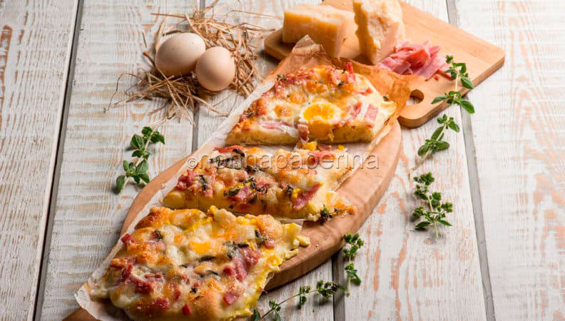 La lingua di focaccia con uova e prosciutto? Una bontà!