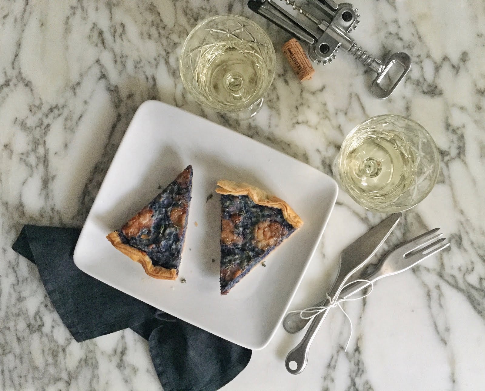 La mia torta salata con cavolo viola, porri e taleggio