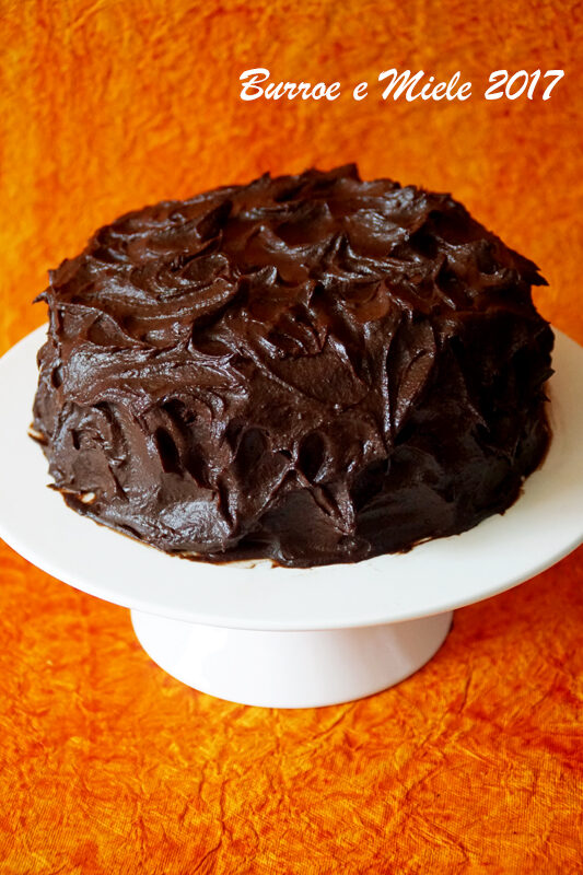 La nostra beetroot cake con glassa alla patata dolce per il club del 27