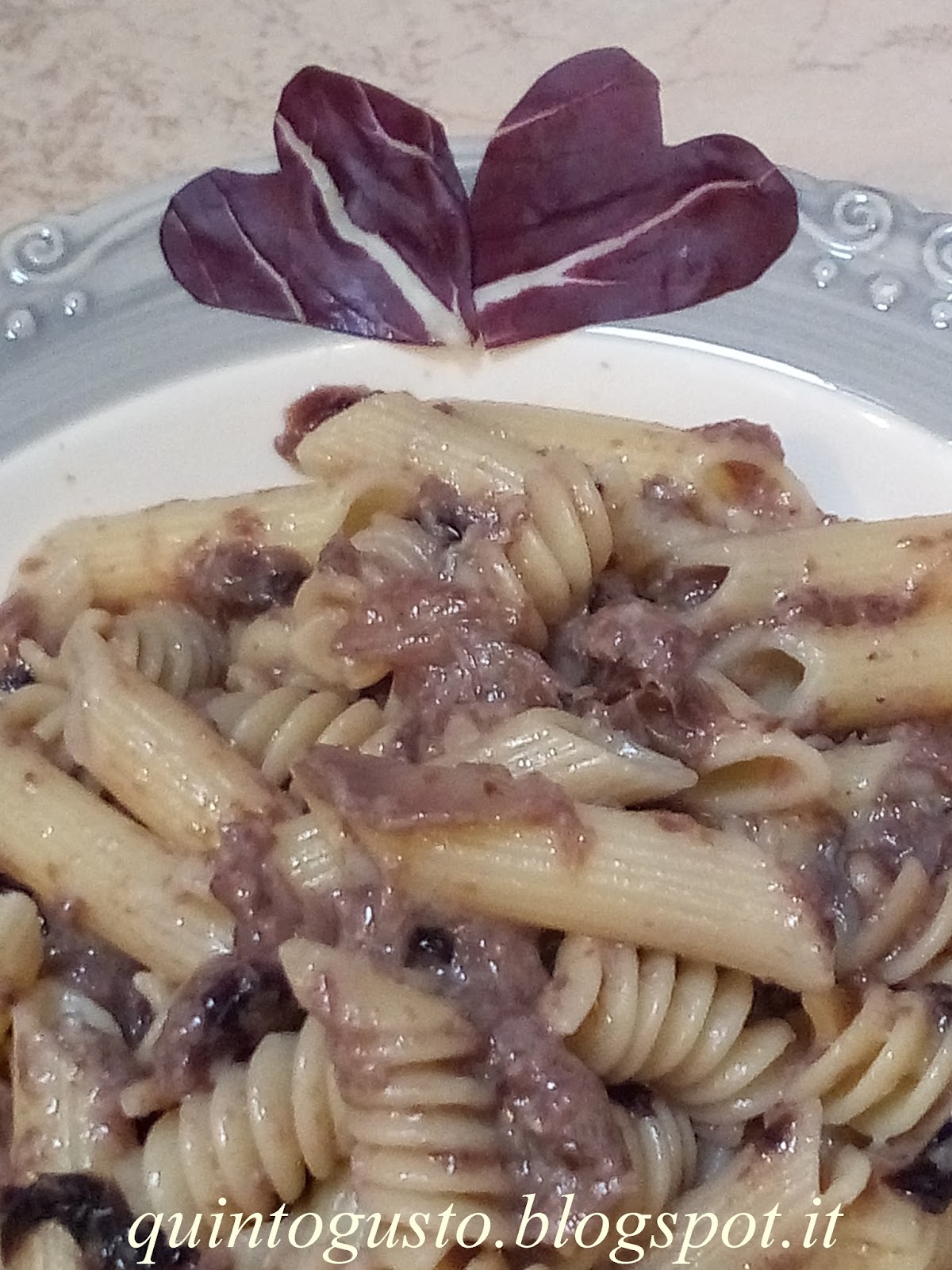 La pasta dei due (radicchio, gorgonzola e noci)