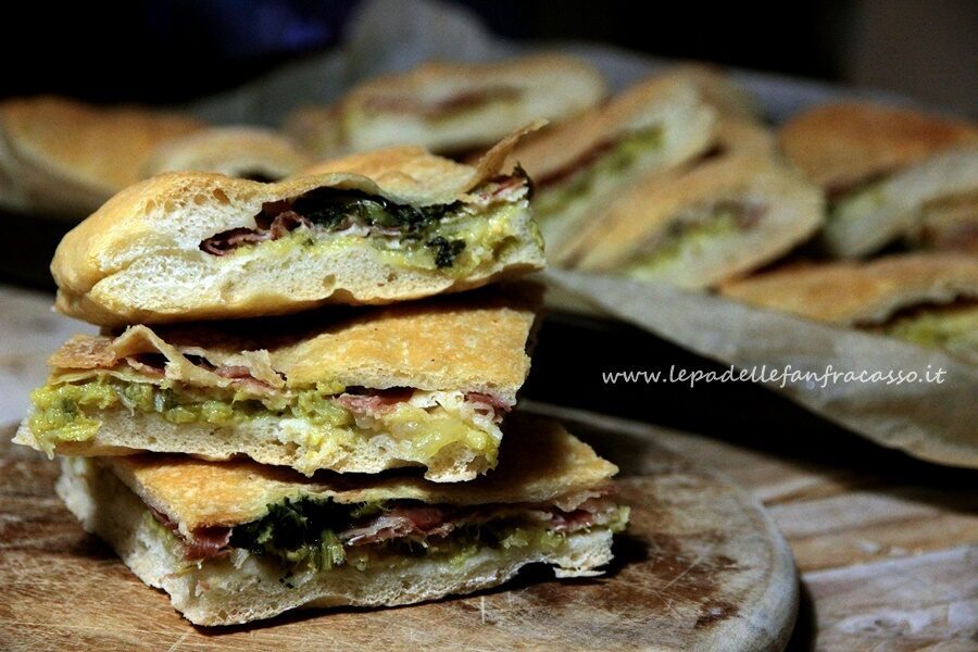 La pizza ripiena di verdure