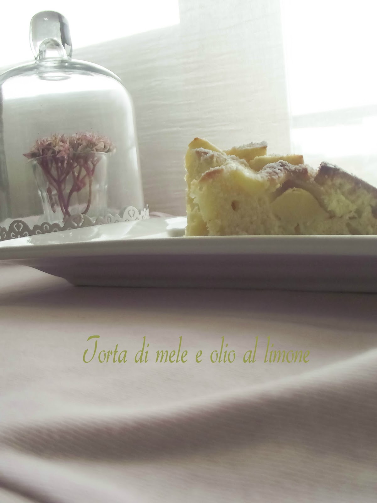 La torta di mele e olio al limone-con la fine del mondo