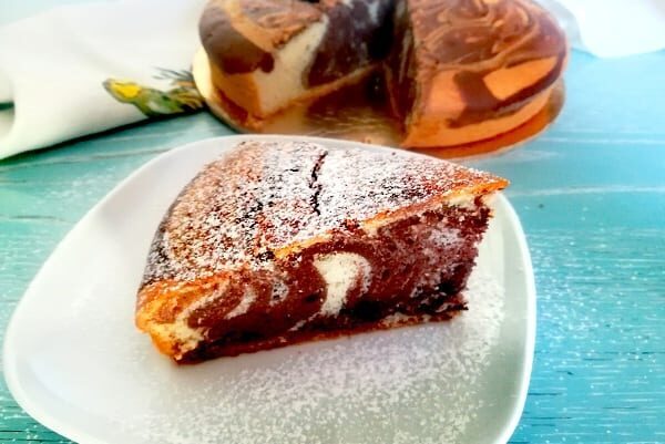 La torta marmorizzata allo yogurt con bimby, o senza