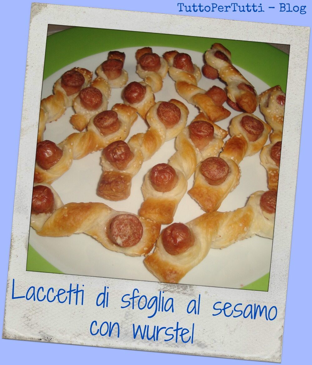 Laccetti di sfoglia al sesamo con wurstel