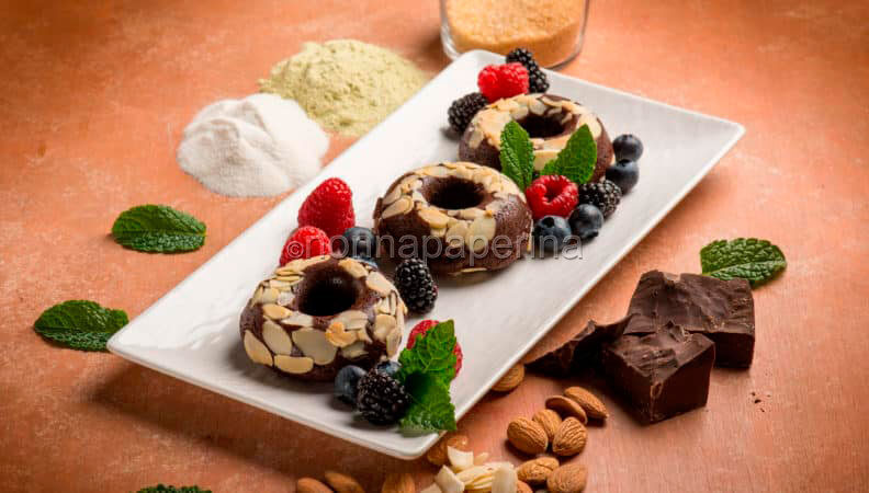 L’alsazia a tavola: prepariamo il savarin di piselli, mandorle, cioccolato e frutti di bosco