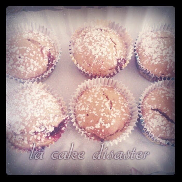 L’angolo de “la cake disaster” … cupcake alla confettura di fragole