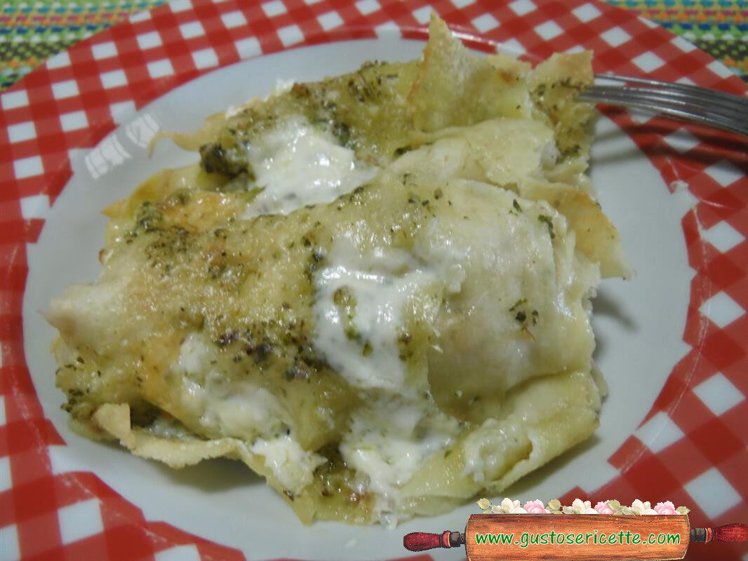 Lasagna pesto e noci con pane carasau