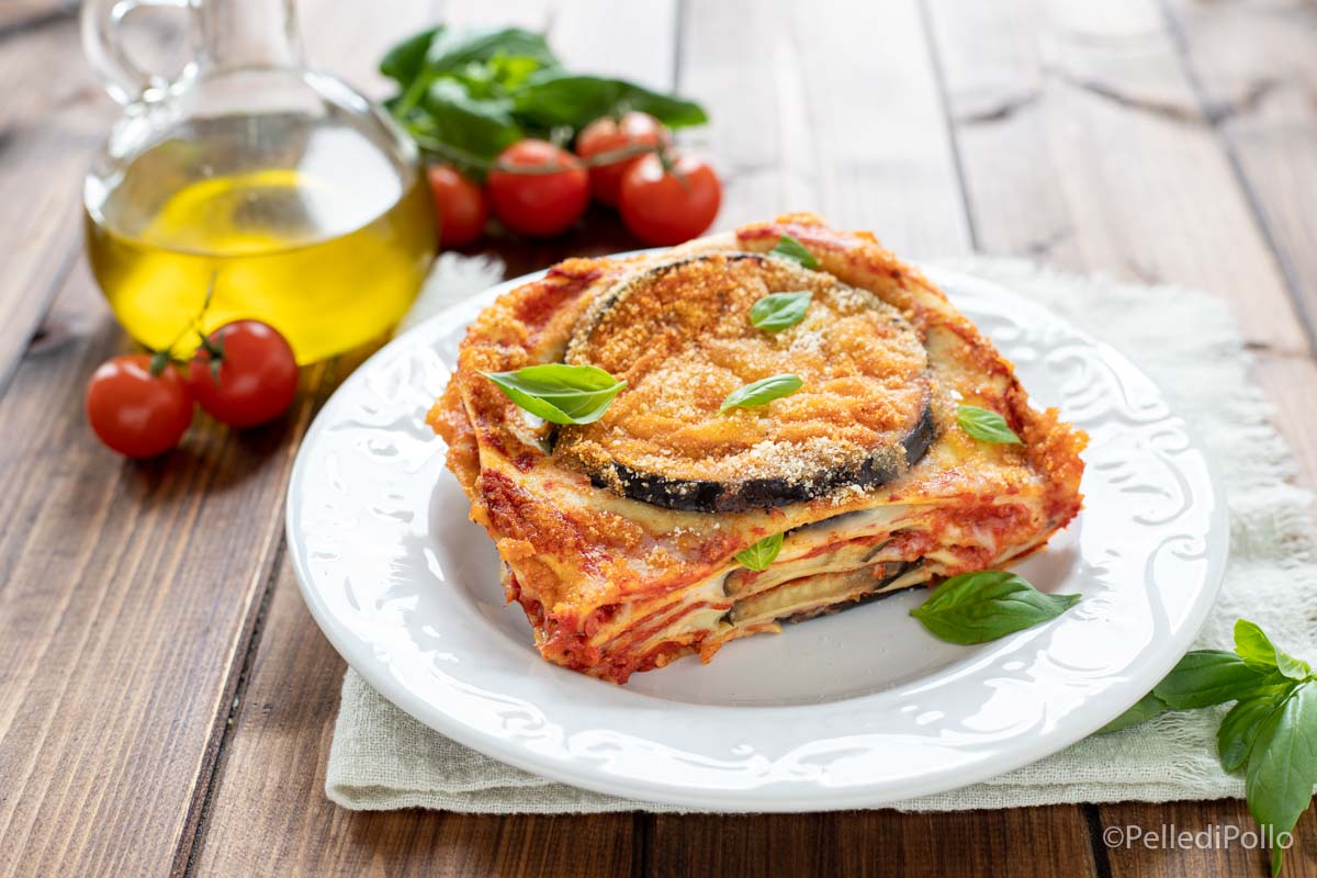 Lasagne con melanzane, provola e pomodoro
