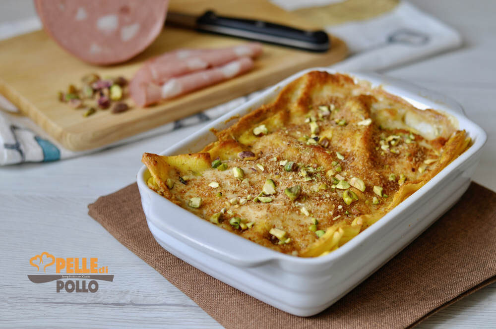 Lasagne con mortadella e pistacchi