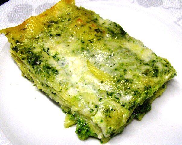 Lasagne con pesto alla genovese e besciamella