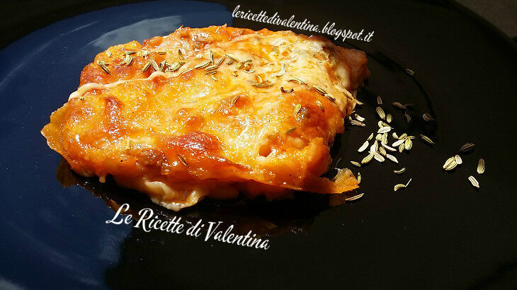 Lasagne di pane carasau al ragù di salsiccia profumato ai semi di finocchio (ricetta bimby)