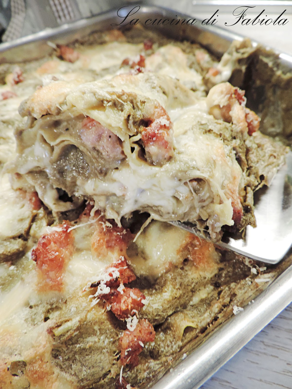 Lasagne in bianco con carciofi e salsiccia