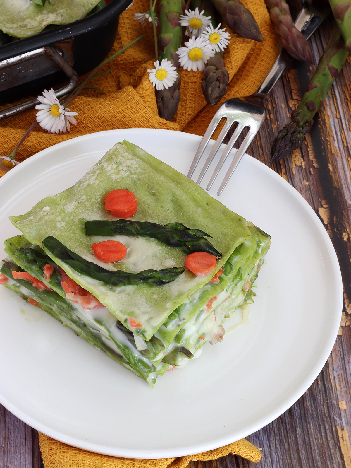 Lasagne verdi con asparagi e salmone