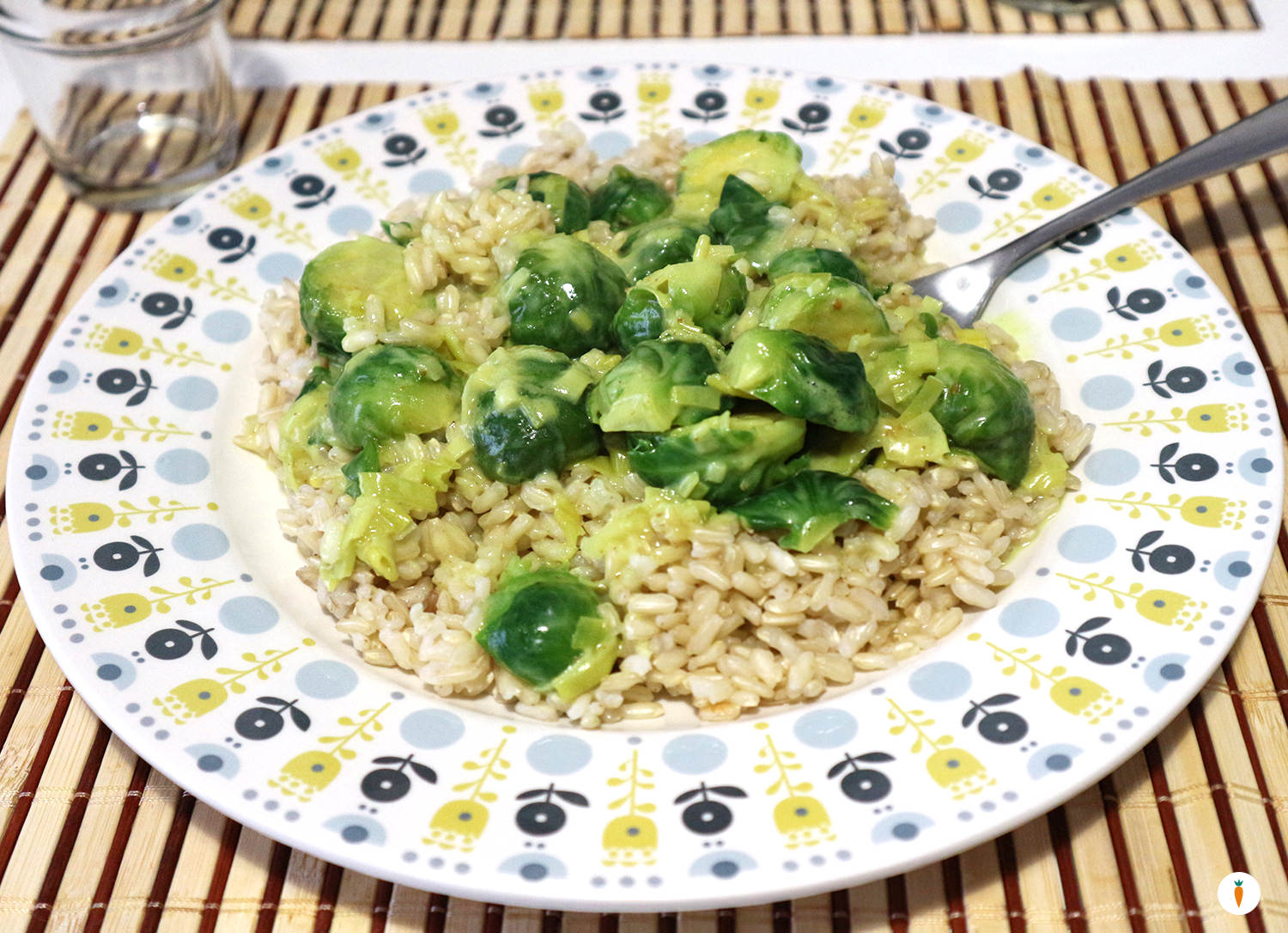 Latte di cocco al curry e cavolini di bruxelles