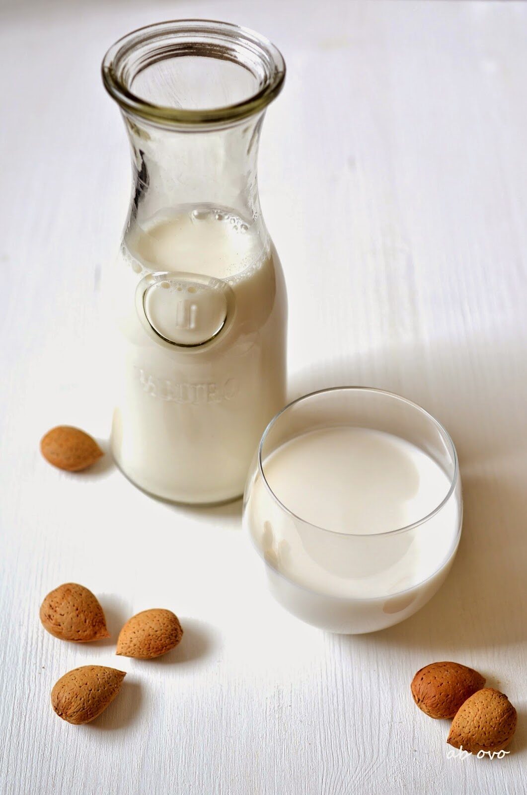Latte di mandorla fatto in casa