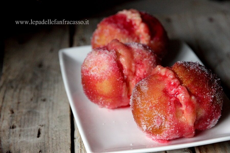 Le pesche dolci lievitate