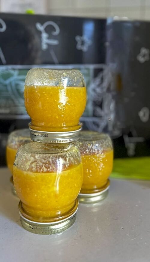 L’importanza dei barattoli nelle marmellate: come trattarli e riempirli