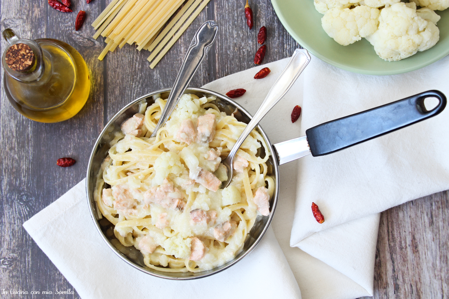 Linguine al salmone e crema di cavolfiore