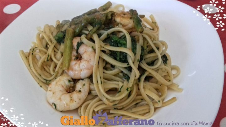 Linguine alla borragine con gamberetti e asparagi