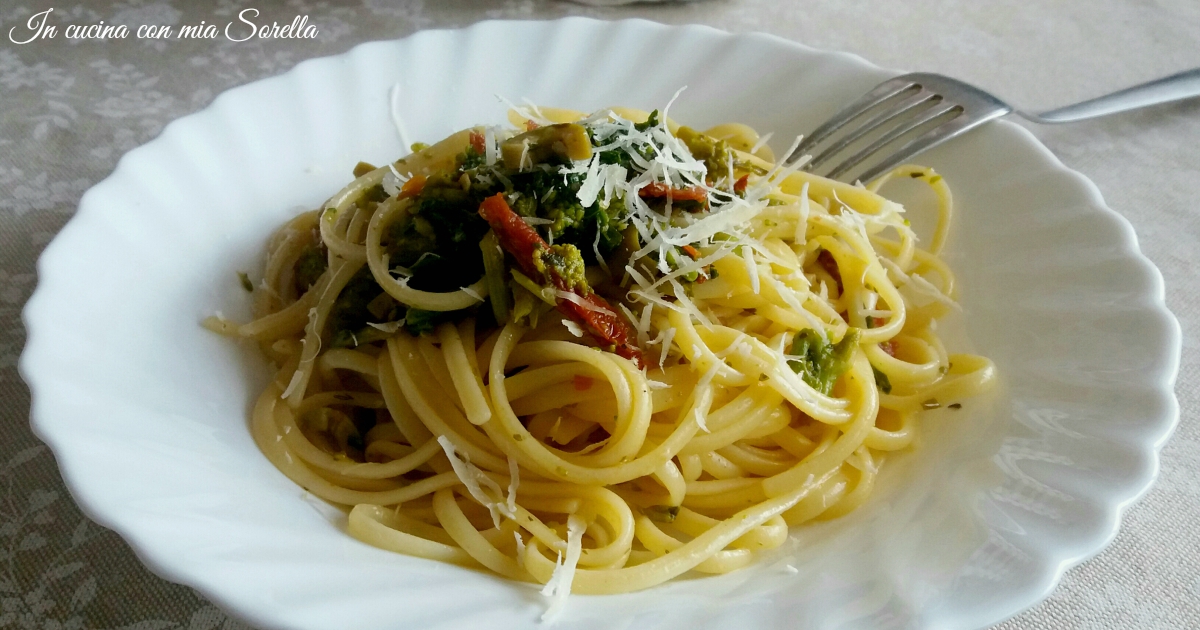 Linguine alle cime di rapa con olive e pomodori secchi