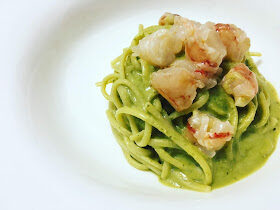 Linguine canossa con salsa al pesto e gamberi al lime
