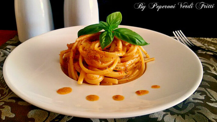 Linguine con pesto di pomodori secchi e mandorle