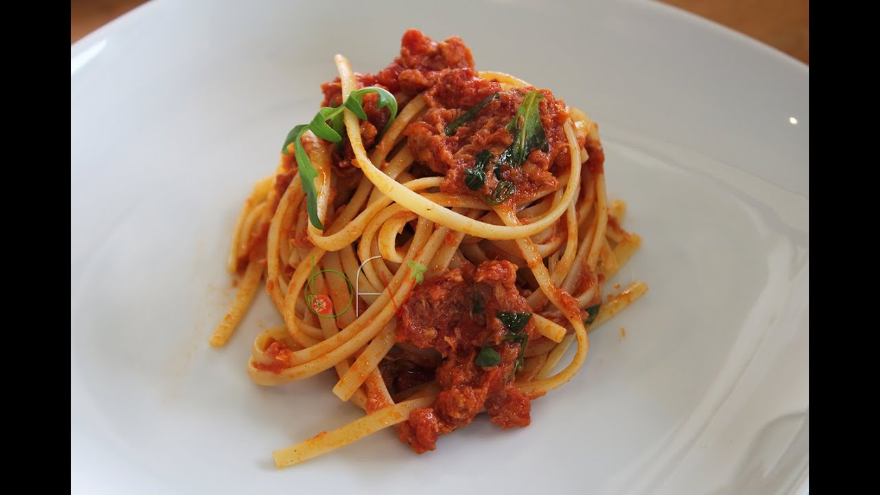 Linguine con tonno, acciughe e rucola [videoricetta]