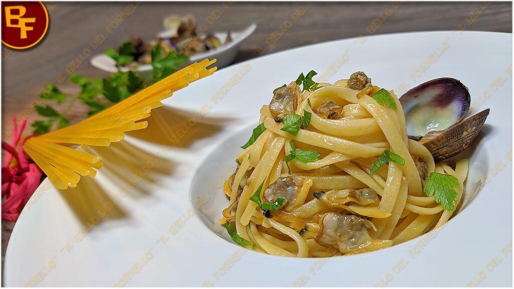 Linguine con vongole veraci aglio e peperoncino