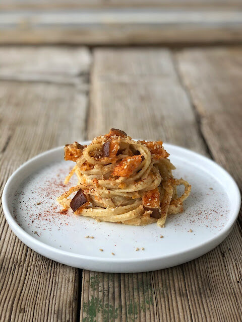 Linguine con zucca arrostita e robiola, vegetariano con gusto