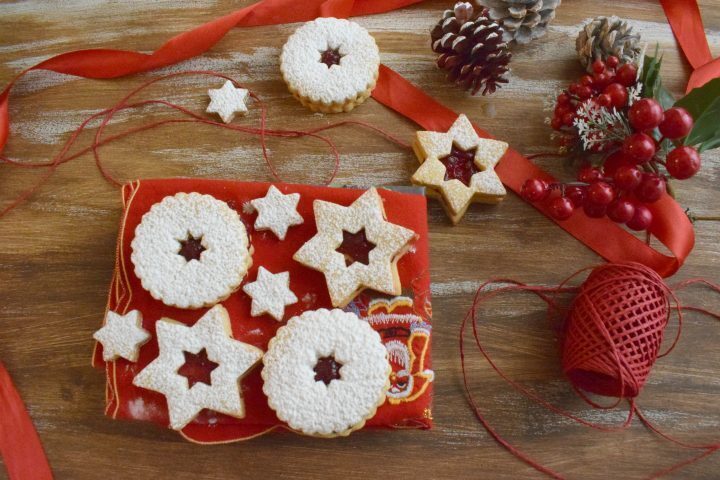 Linzer cookies