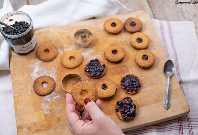 Linzer cookies