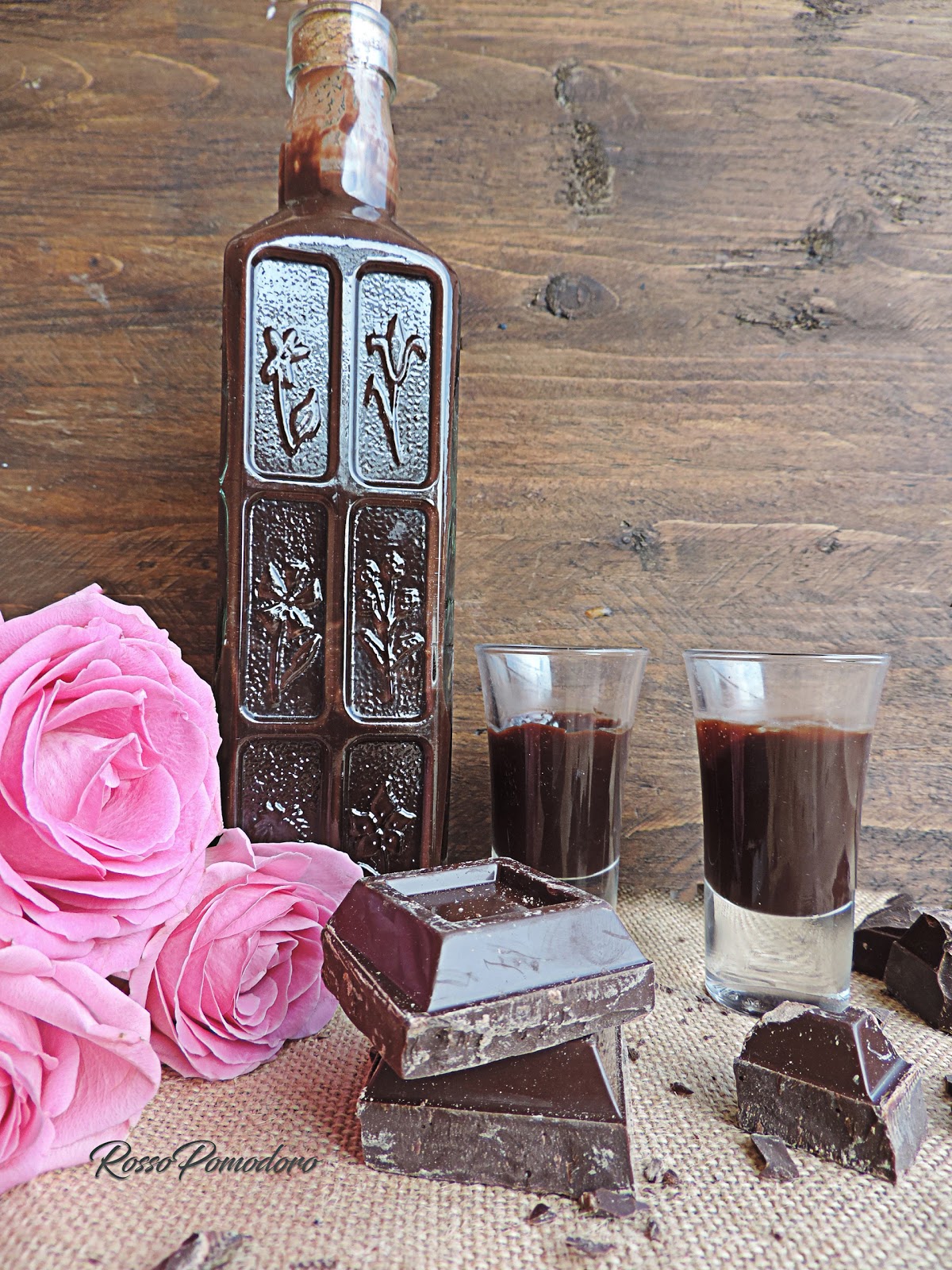 Liquore al cioccolato fondente