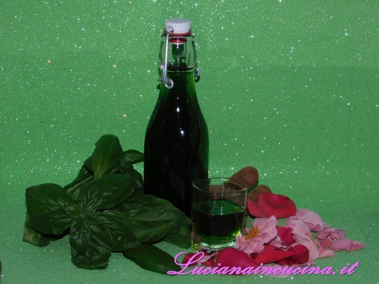 Liquore di basilico