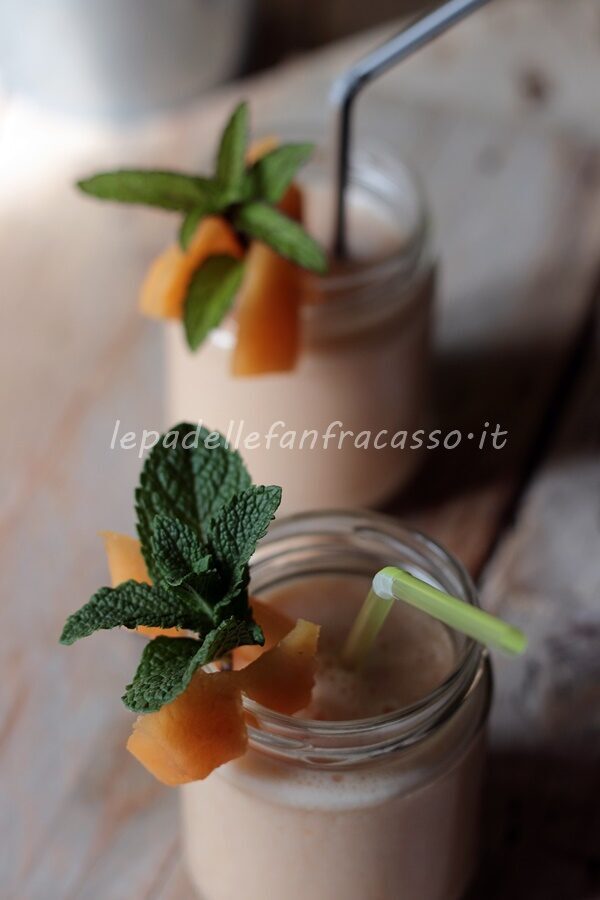 Lo smoothie il kefir e la frutta