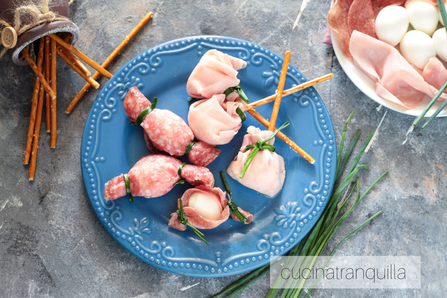 Lollipop di mozzarelline e salumi